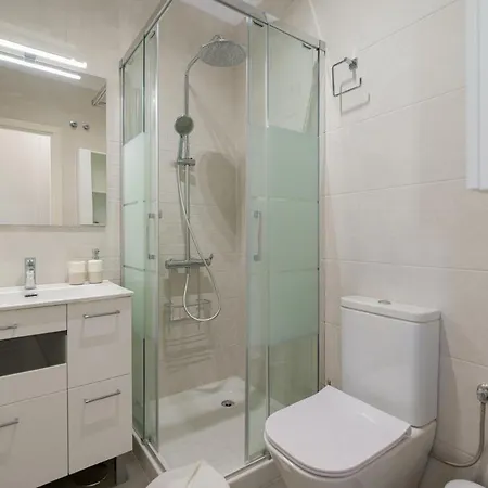 Homeforguest Modern In San Agustin 2 Min From The דירה